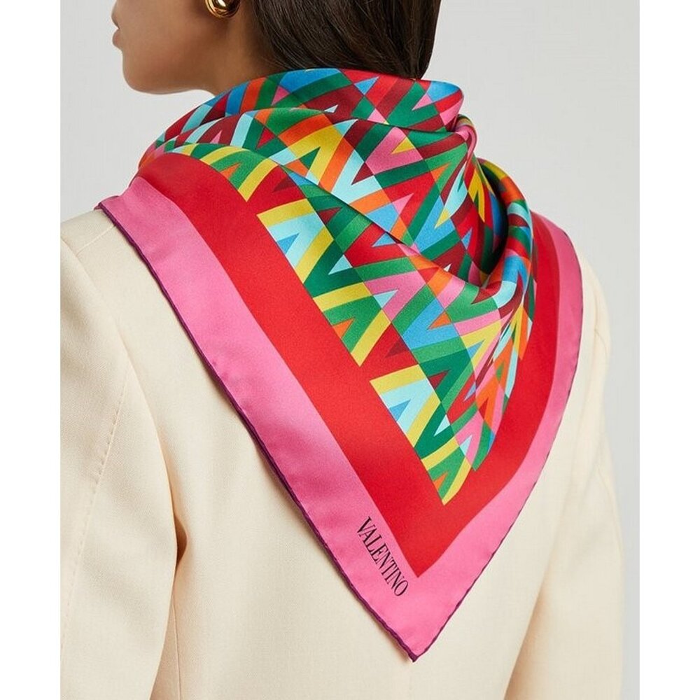 🌈 NEW VALENTINO V-Optical Print Silk-Twill Square Scarf in Multi 💗